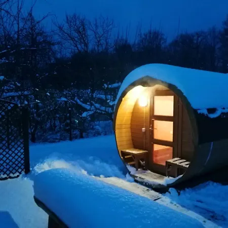 Oda ve Kahvaltı Holma ***