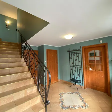 Oda ve Kahvaltı Holma *** 3*