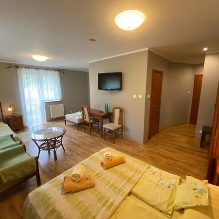 Holma *** ベッド・アンド・ブレックファスト Zbychowo