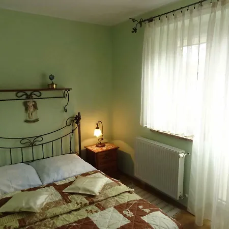 Oda ve Kahvaltı Holma *** 3*